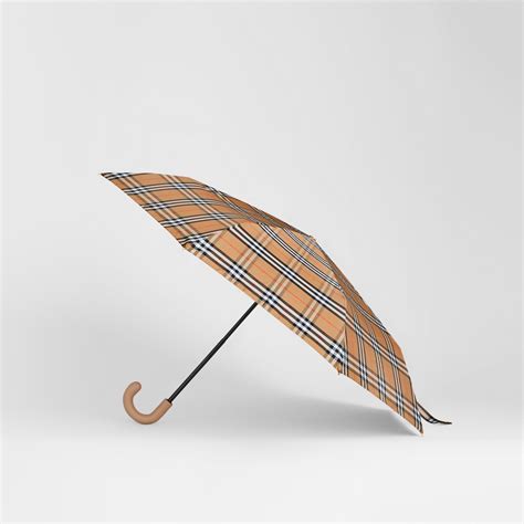 burberry folding umbrella.